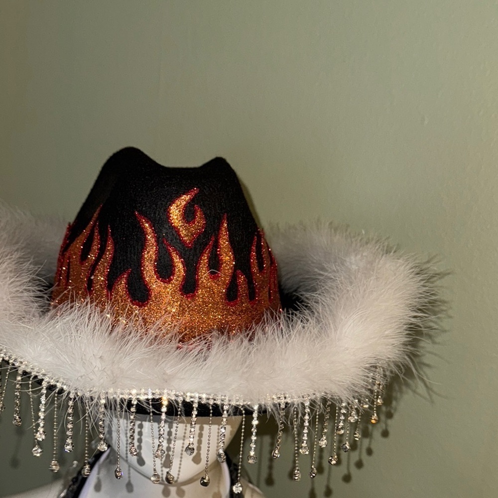 Black flame felt cowboy  hat  White Faux Fur Trim and dangling rhinestones - Picture 11 of 11